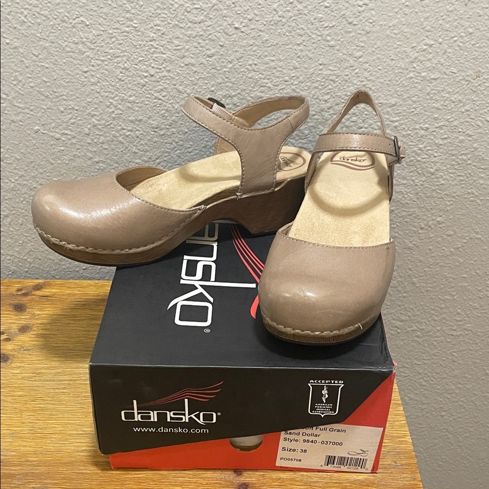 Women’s Dansko Sam Clog, size 38